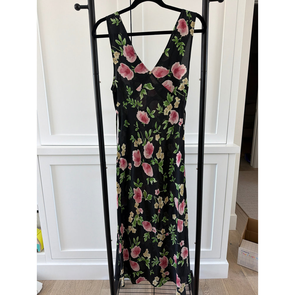 Réalisation Par Black Floral V-Neck Midi Dress - Picture 2 of 3